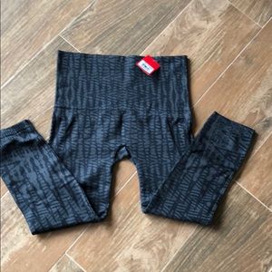 SPANX Cropped LAMN Leggings ! New!!